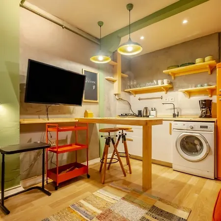 Апартаменты Pleasant Flat Near Taksim Square In Beyoglu